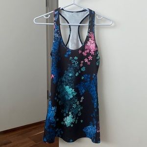 [SOLD] Beautiful Lululemon top in very good condition